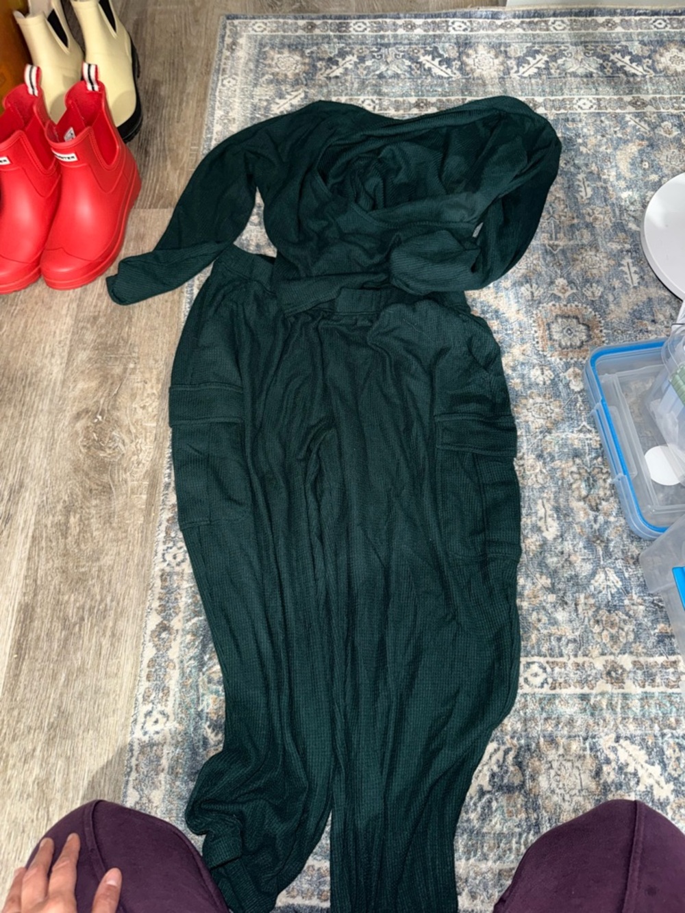 aerie Dark Green Long Sleeve barbell leg cargo pants and wrap top set